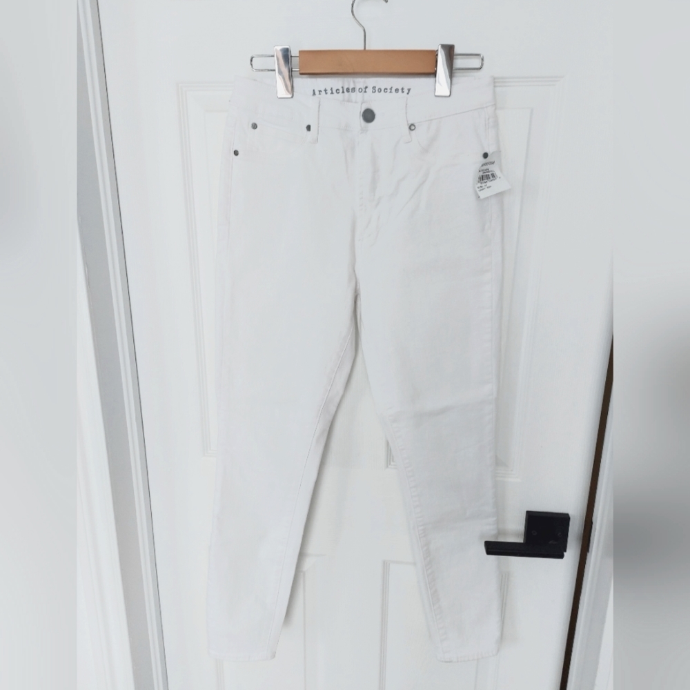 🆕️ NWT Articles of Society jeans